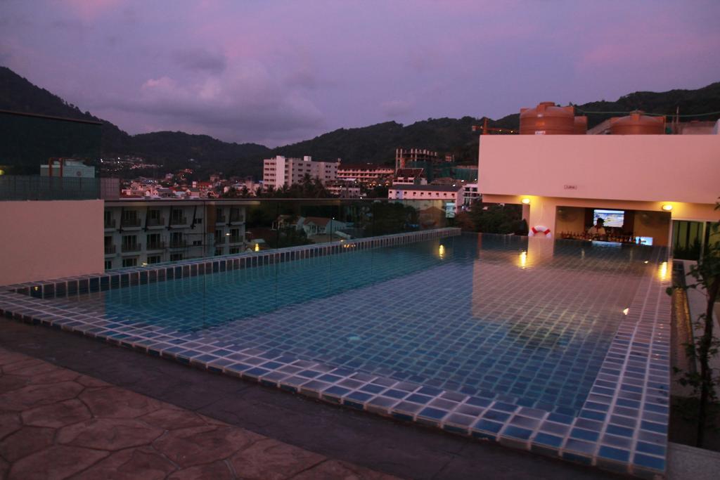 Hemingways Silk Hotel Patong Exterior foto