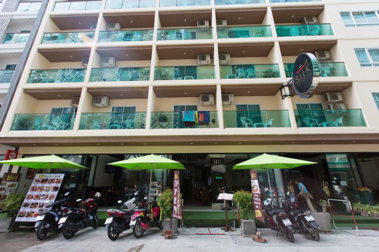 Hemingways Silk Hotel Patong Exterior foto