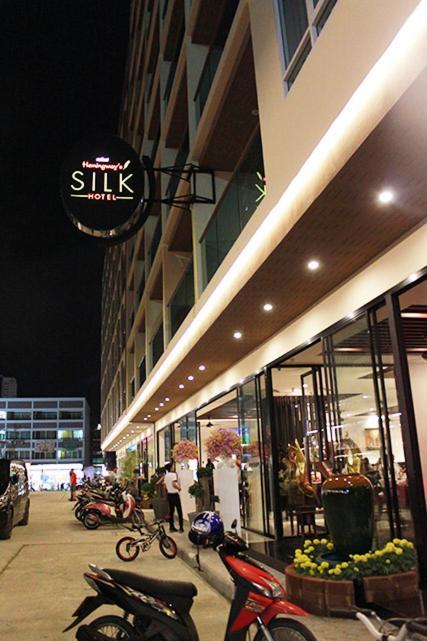 Hemingways Silk Hotel Patong Exterior foto